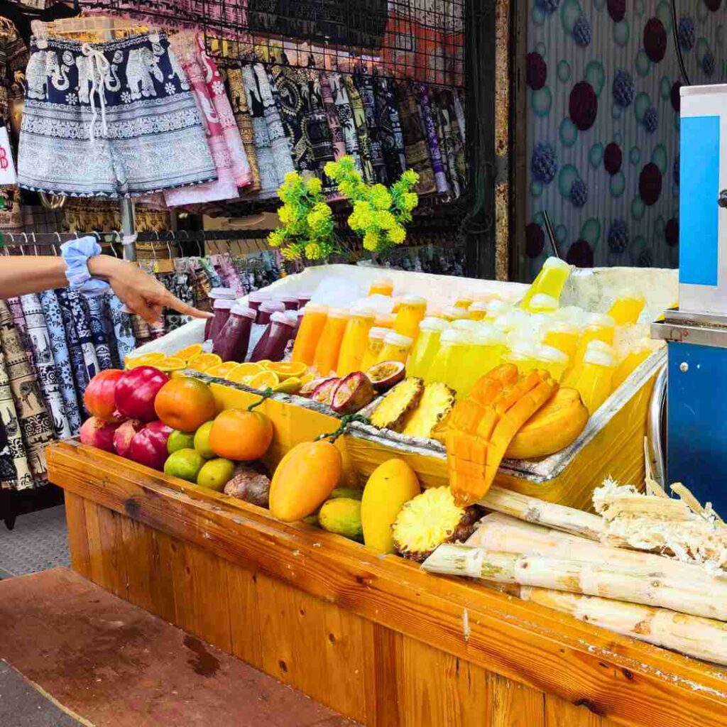 Fresh Fruit Juices & Smoothies: Perfect for staying hydrated. Look for stalls blending fresh fruit right in front of you at chatuchak market